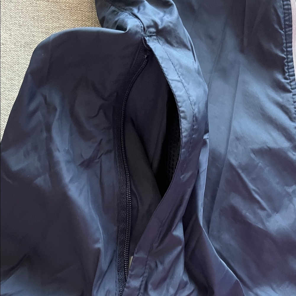 Chicago Bears Navy Blue Windbreaker - Picture 7 of 10
